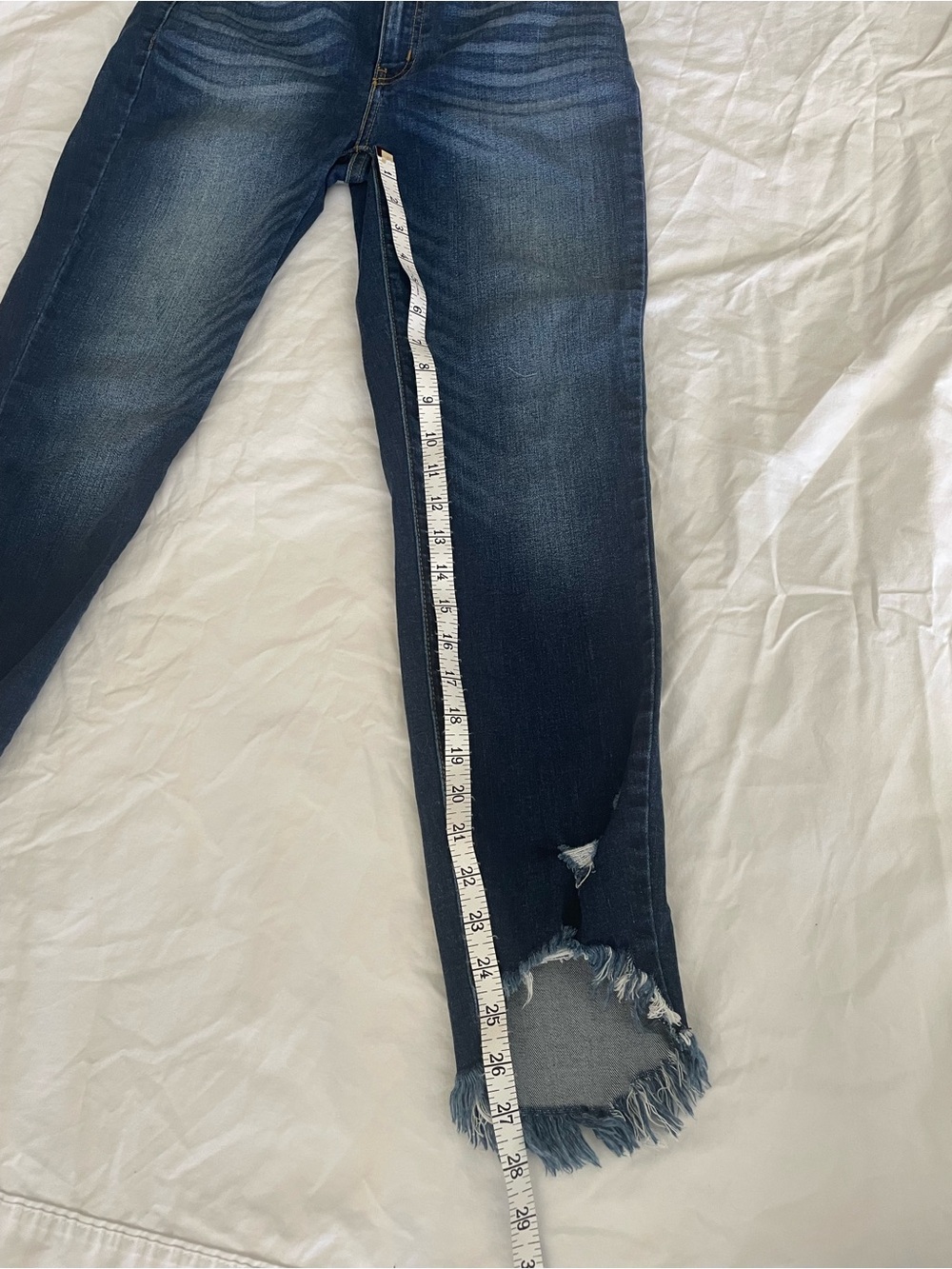 KanCan Jeans Womens 9/28 Medium Wash Blue - Picture 3 of 9